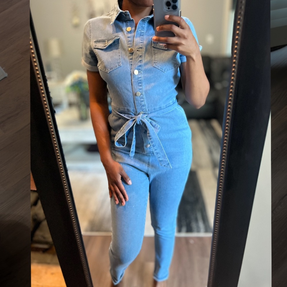 Short Sleeve Light Wash Denim Jumpsuit, Size M